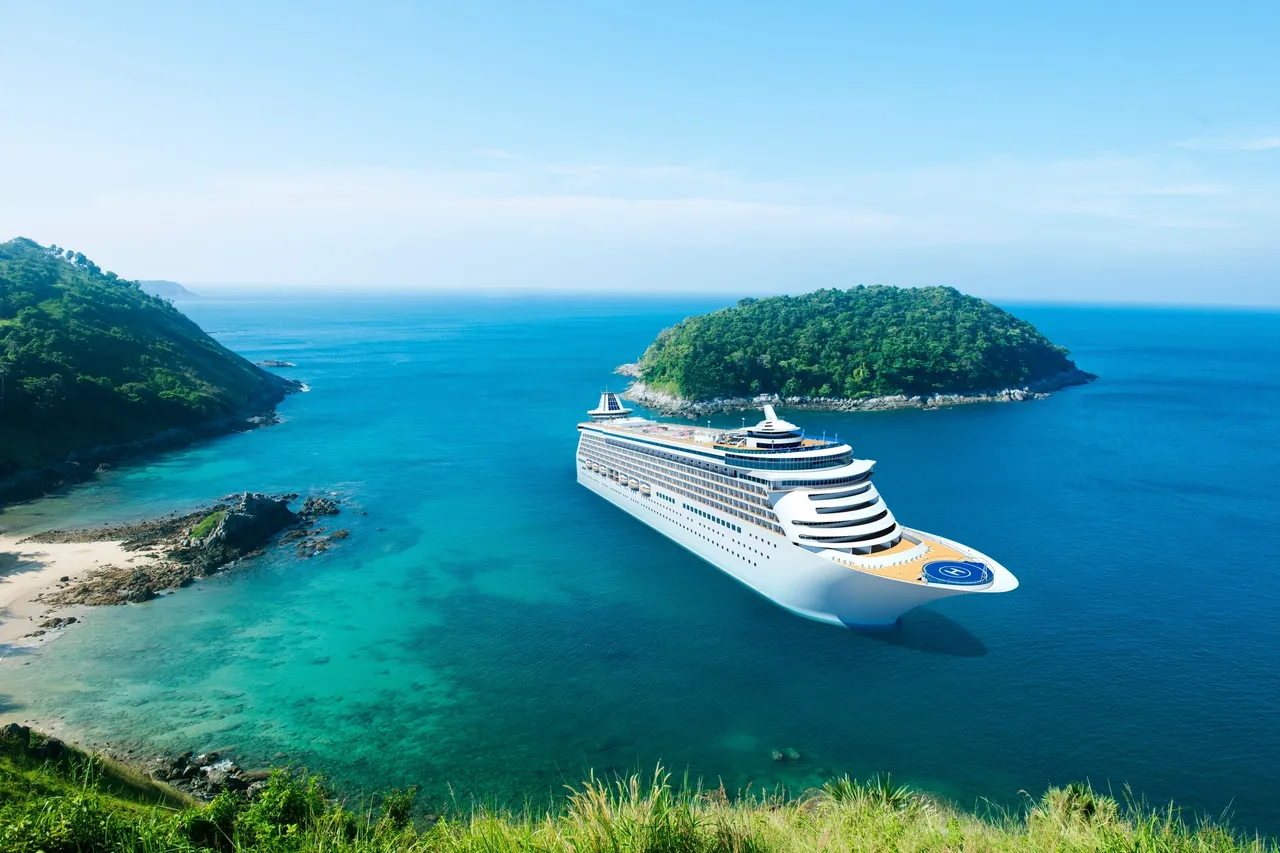 Why Cruises and Resorts Are the Go-To for Luxury Travel