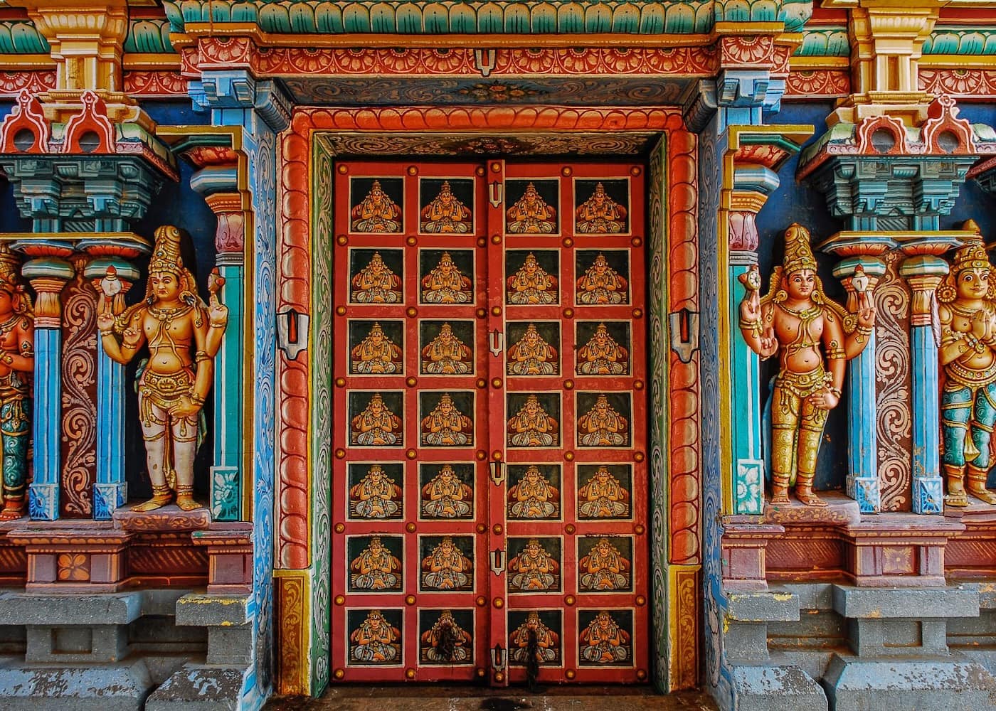 What to Expect on Your First Trip to India